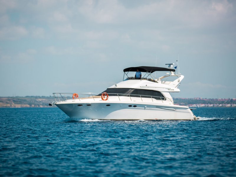 Sea Ray 52 — Motor Yacht in Latchi, Cyprus