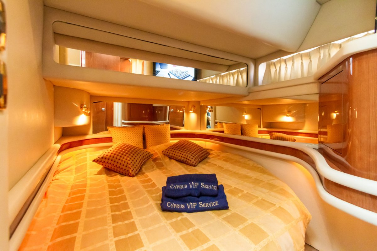 Sea Ray 52 — gallery image 8